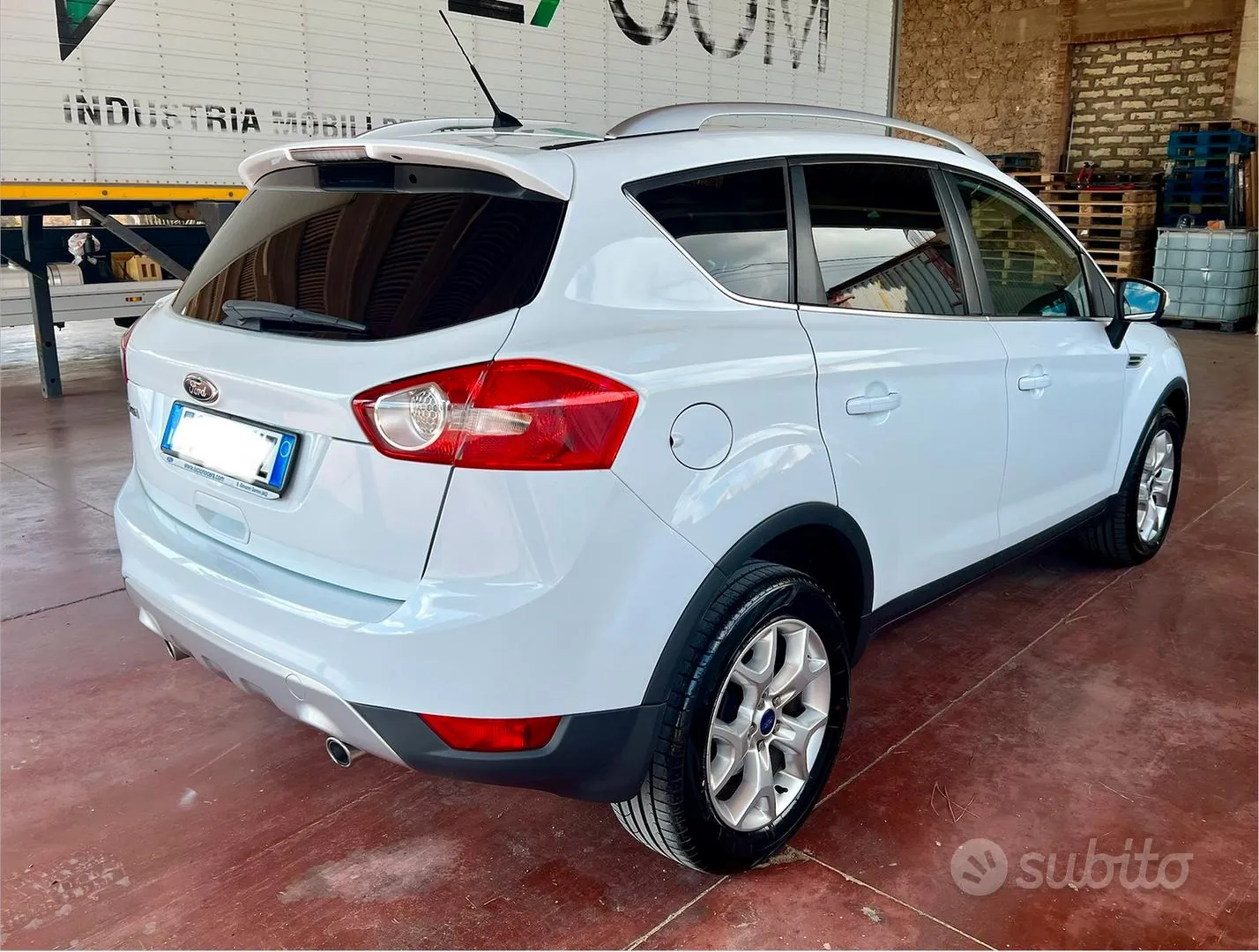 Ford Kuga 2011 photo 4