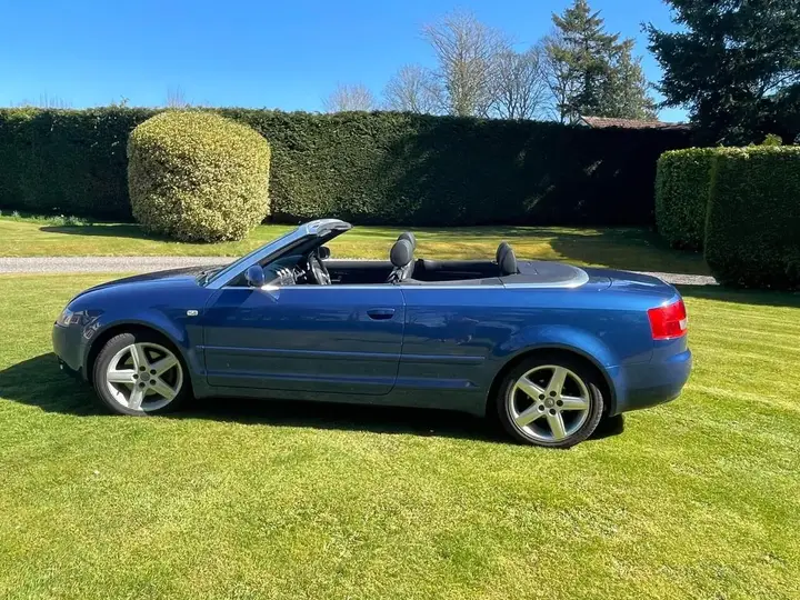 Audi A4 2005 photo 2