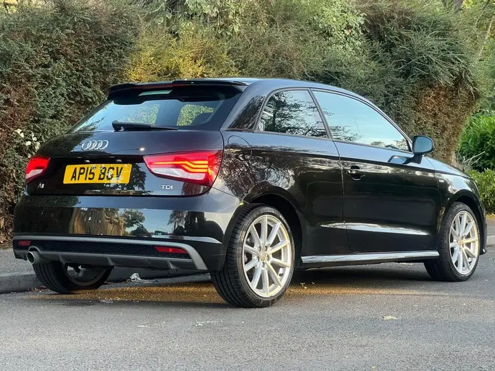 Audi A1 2015 photo 3