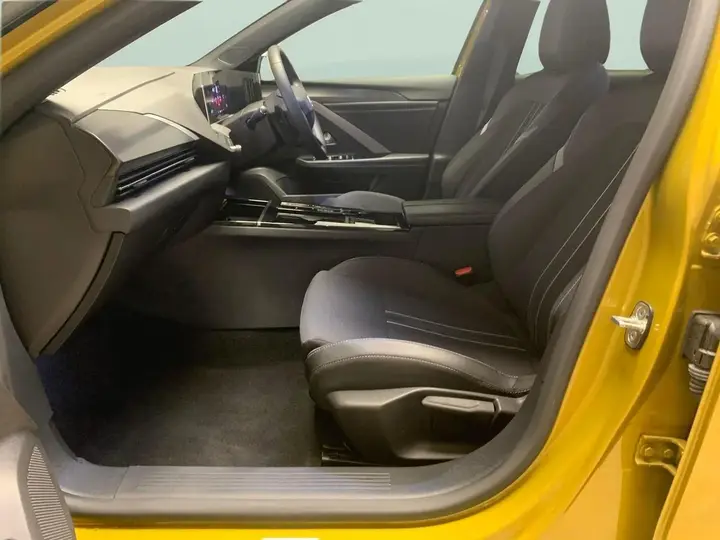 Vauxhall Astra 2024 photo 4