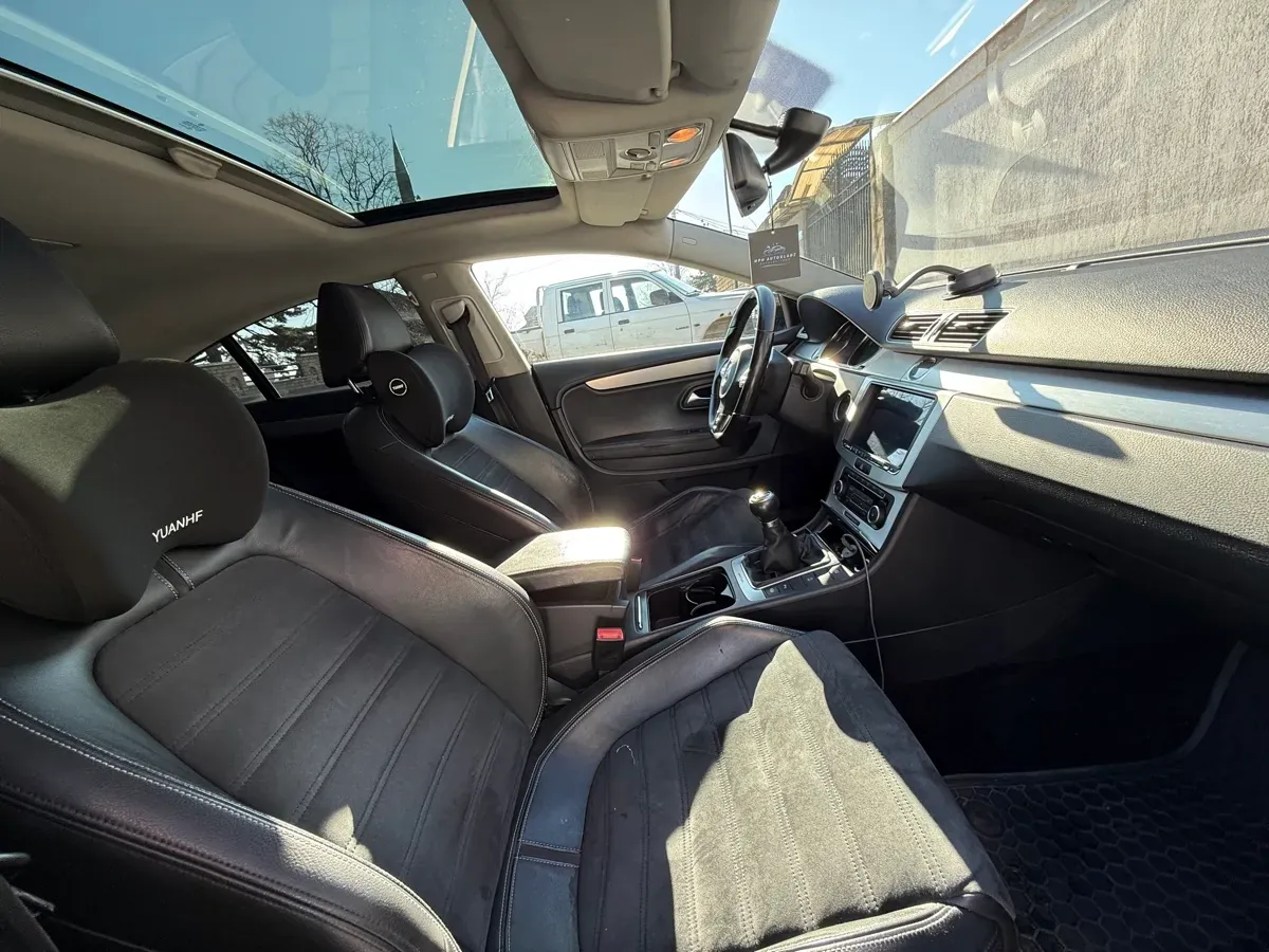 Volkswagen Passat Cc 2011 photo 2