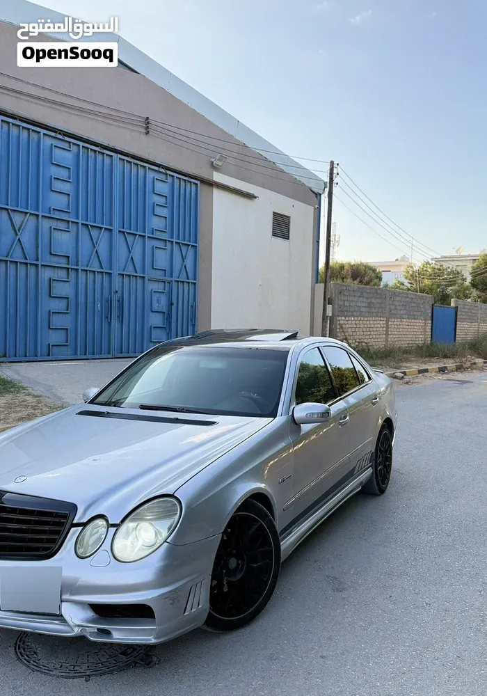 Mercedes-Benz E500 2006 photo 2