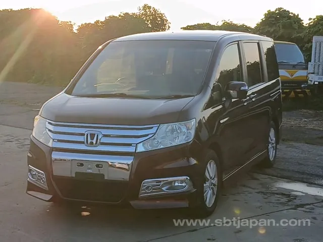 Honda Stepwagon Spada 2010 photo 3