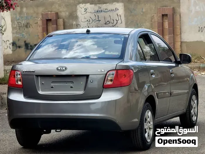 Kia Pride 2011 photo 3
