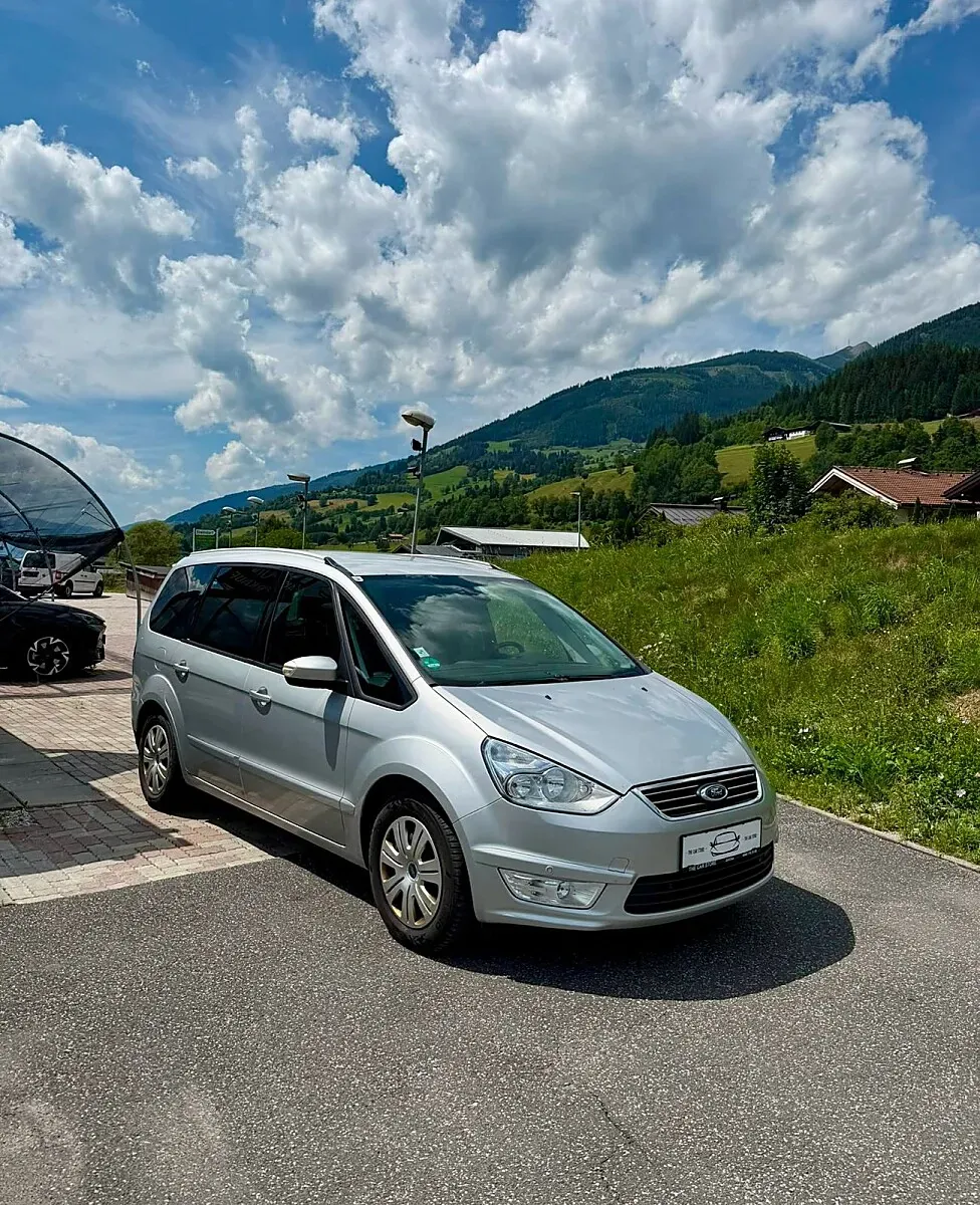 Ford Galaxy 2012 photo 3