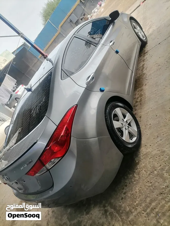 Hyundai Avante 2012 photo 2
