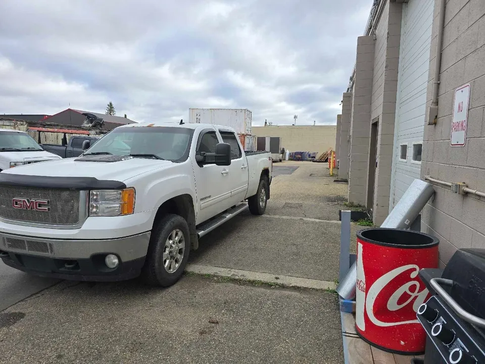 GMC Sierra 2500Hd 2011 photo 4
