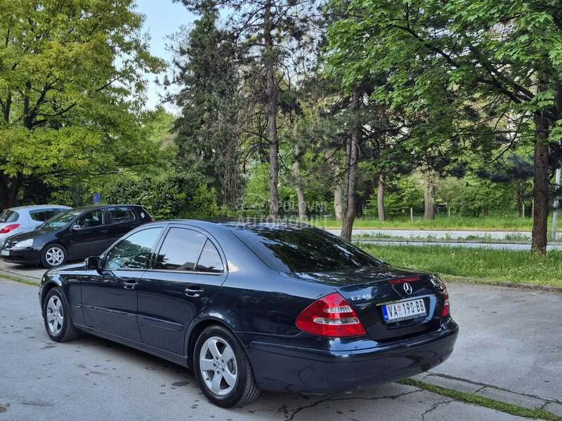 Mercedes-Benz E-Class 2002 photo 4