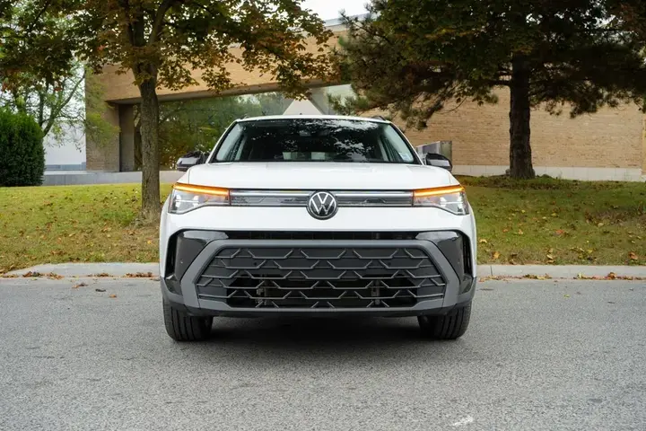 Volkswagen Taos 2025 photo 2