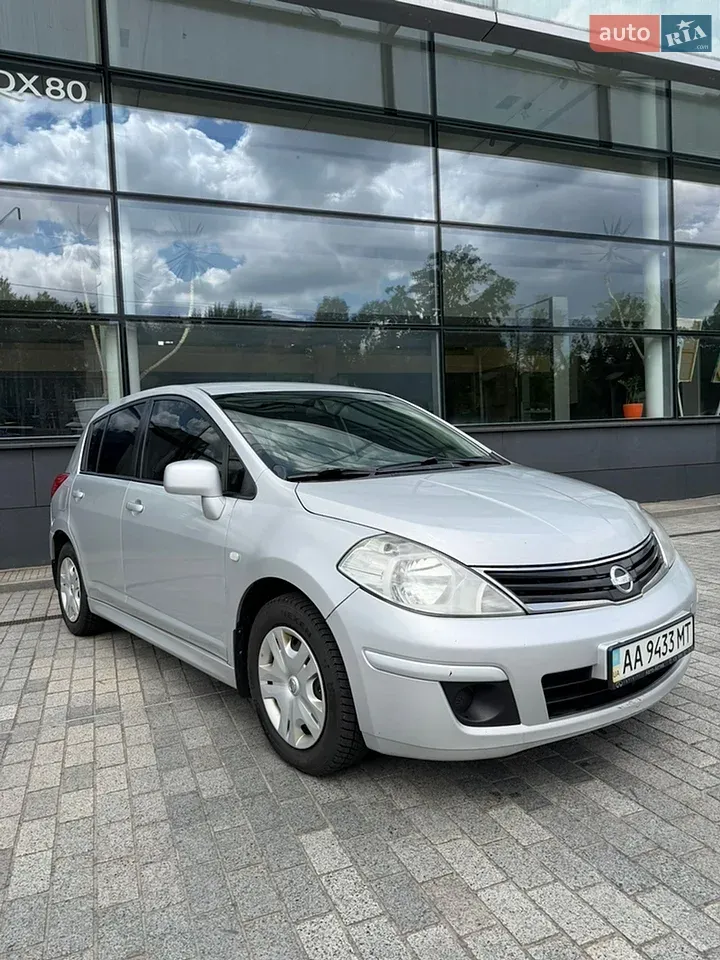 Nissan Tiida 2012 photo 3