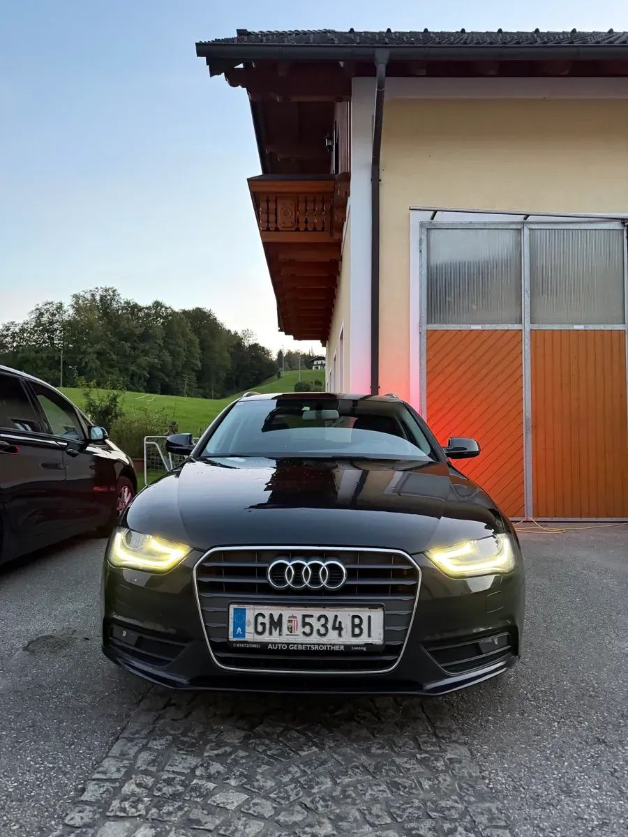 Audi A4 2014 photo 2