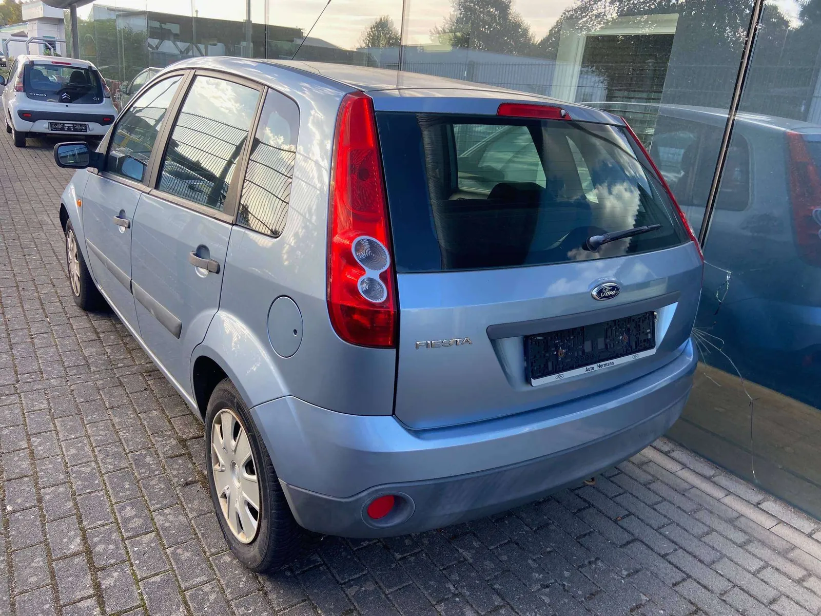 Ford Fiesta 2006 photo 2