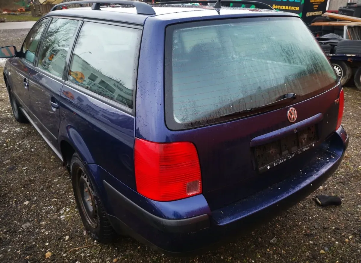 Volkswagen Passat 1999 photo 2