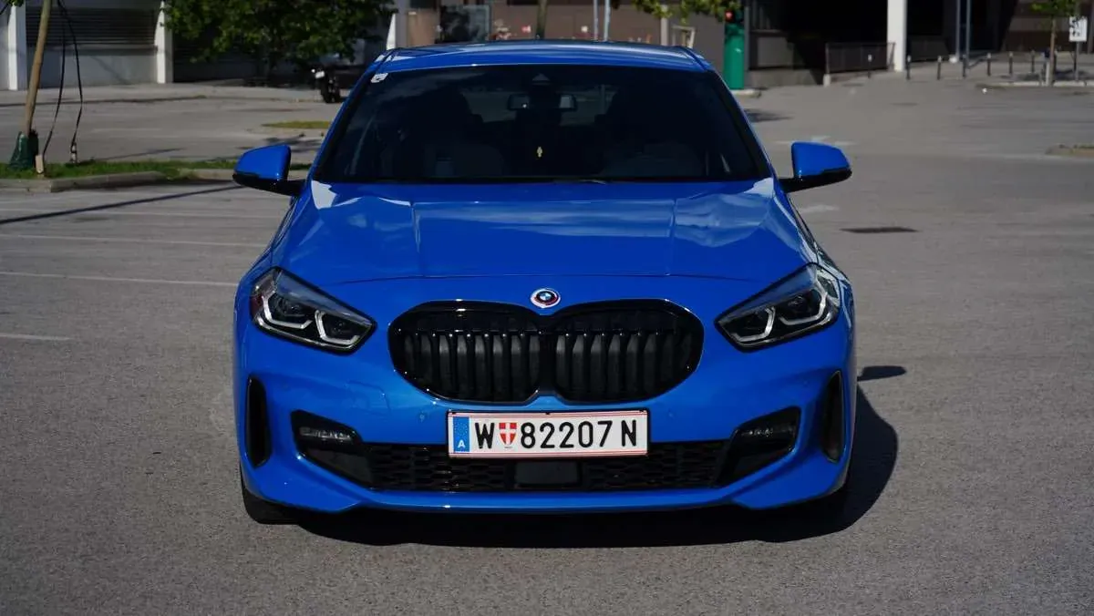 BMW 1 Series 2022 photo 2