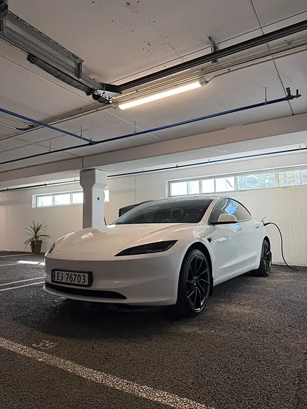 Tesla Model 3 2025 photo 5