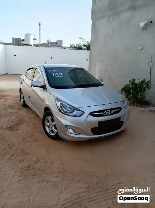 Hyundai Accent 2013 photo 4