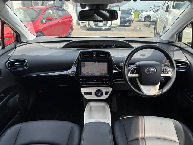 Toyota Prius 2016 photo 2