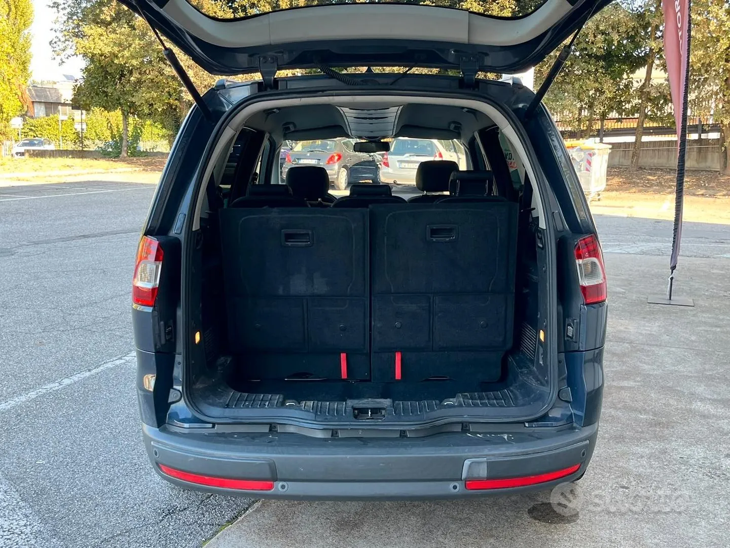 Ford Galaxy 2014 photo 4