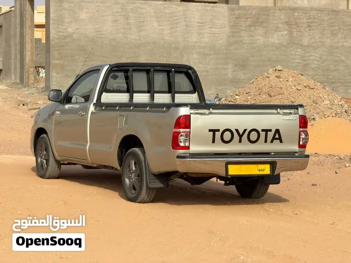Toyota Hilux 2012 photo 3