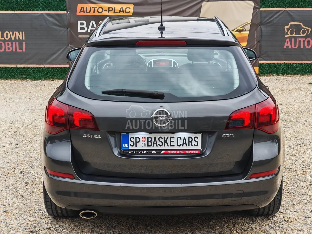 Opel Astra J 2012 photo 5