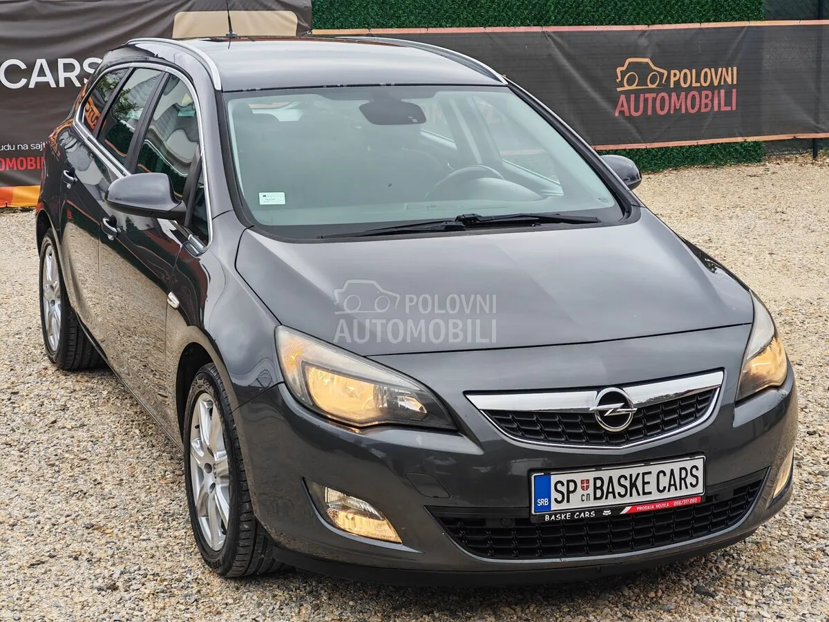 Opel Astra J 2012 photo 3