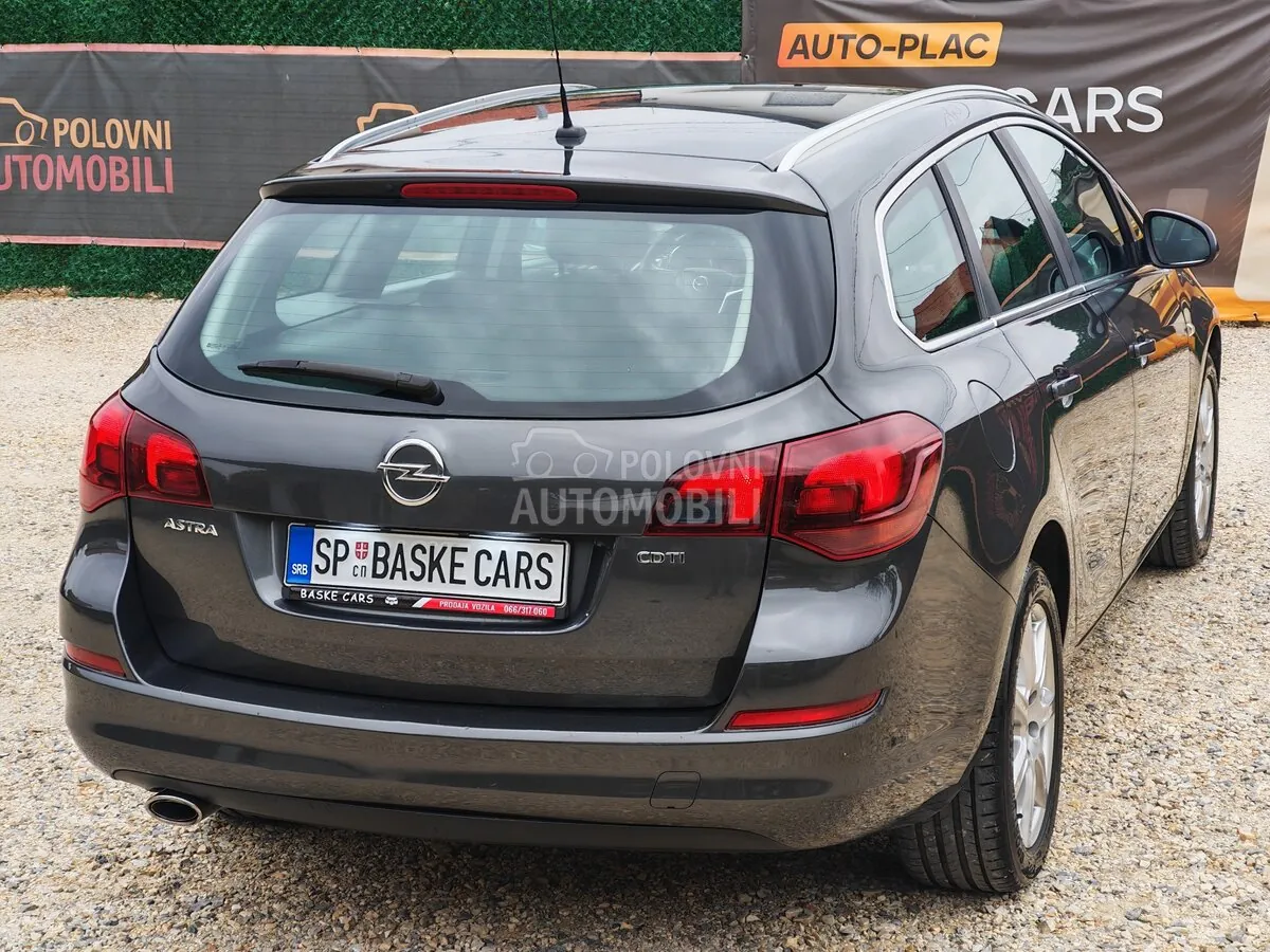 Opel Astra J 2012 photo 4