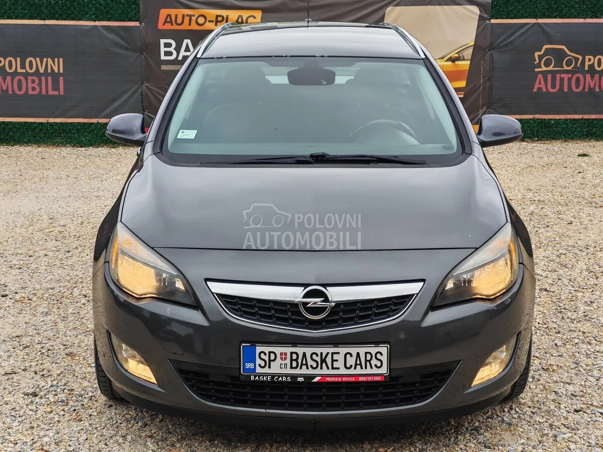 Opel Astra J 2012 photo 2