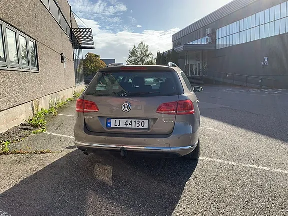 Volkswagen Passat 2011 photo 3