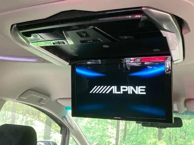 Toyota Alphard 2017 photo 3