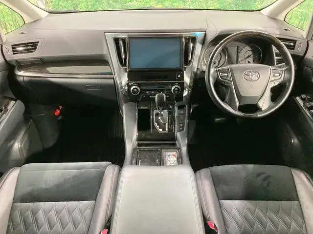 Toyota Alphard 2017 photo 2