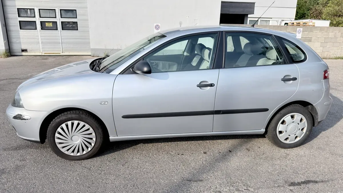Seat Ibiza 2003 photo 3