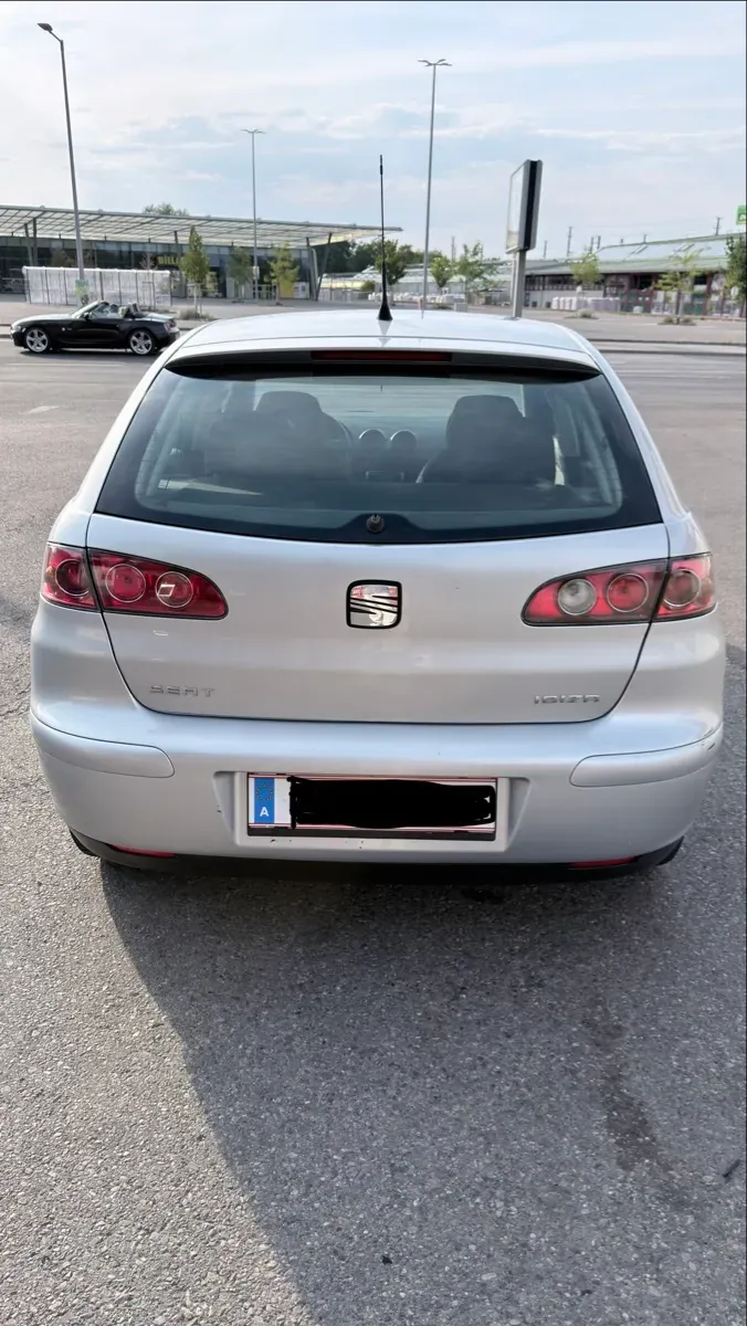 Seat Ibiza 2003 photo 2