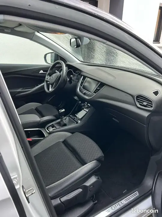 Opel Grandland X 2019 photo 3