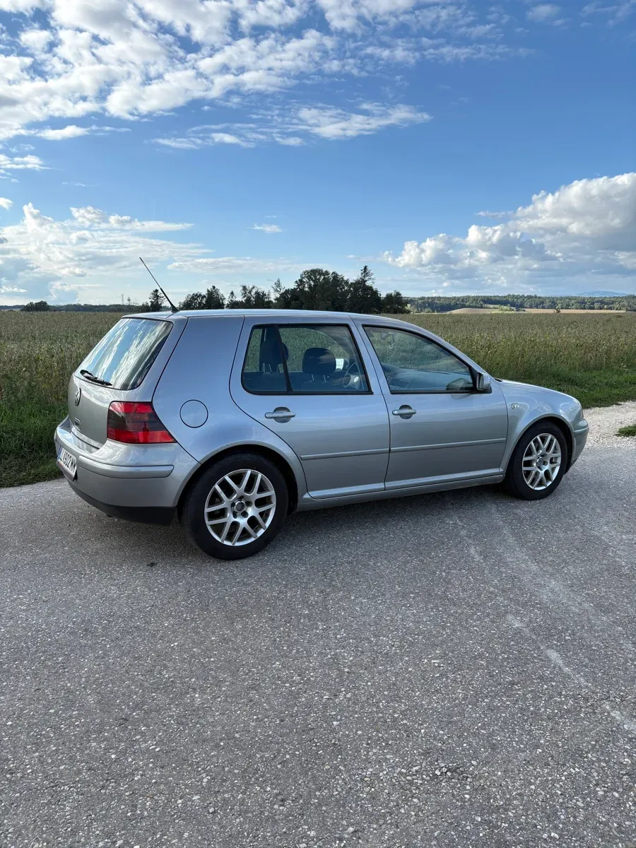 Volkswagen Golf 2003 photo 3