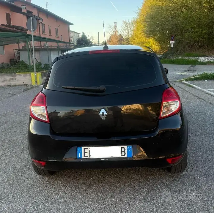Renault Clio 2011 photo 4
