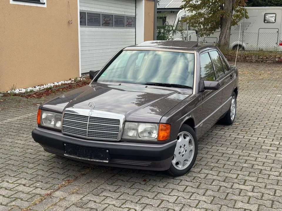 Mercedes-Benz 190 E