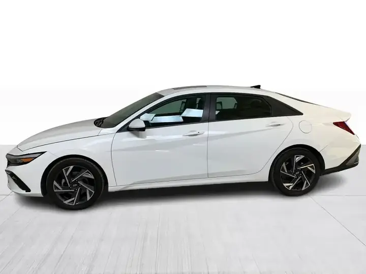 Hyundai Elantra 2025 photo 5
