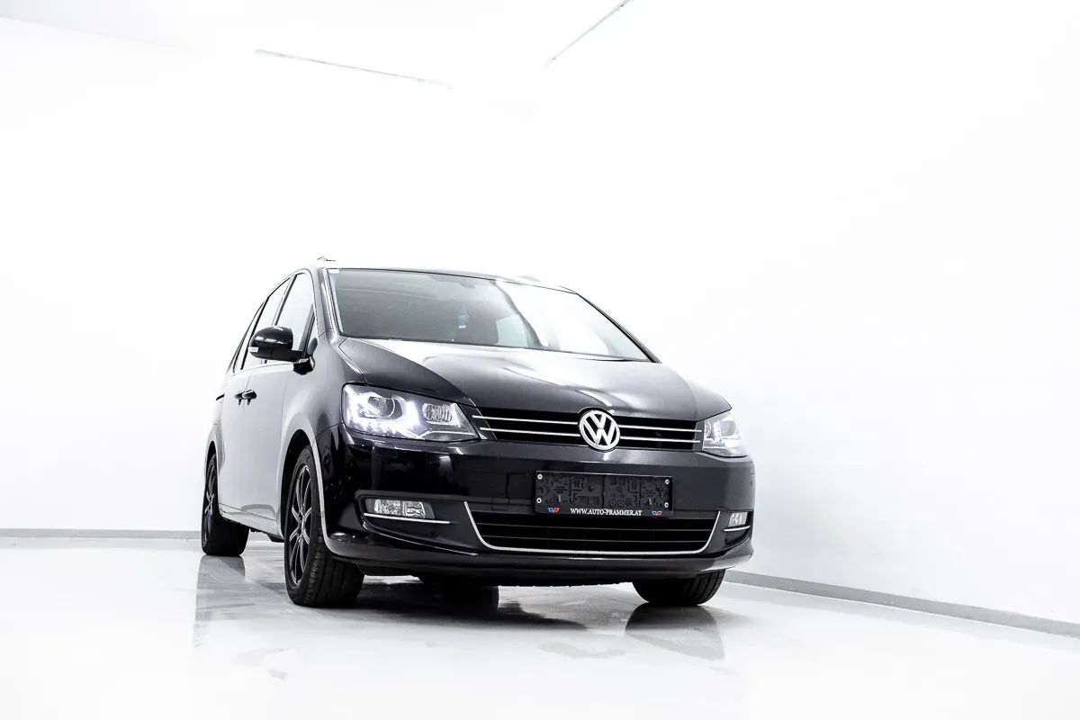 Volkswagen Sharan 2012 photo 2