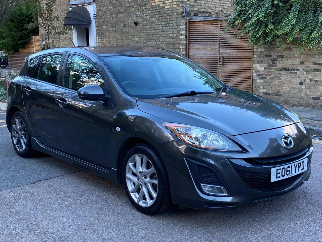 Mazda Mazda3 2011 photo 2