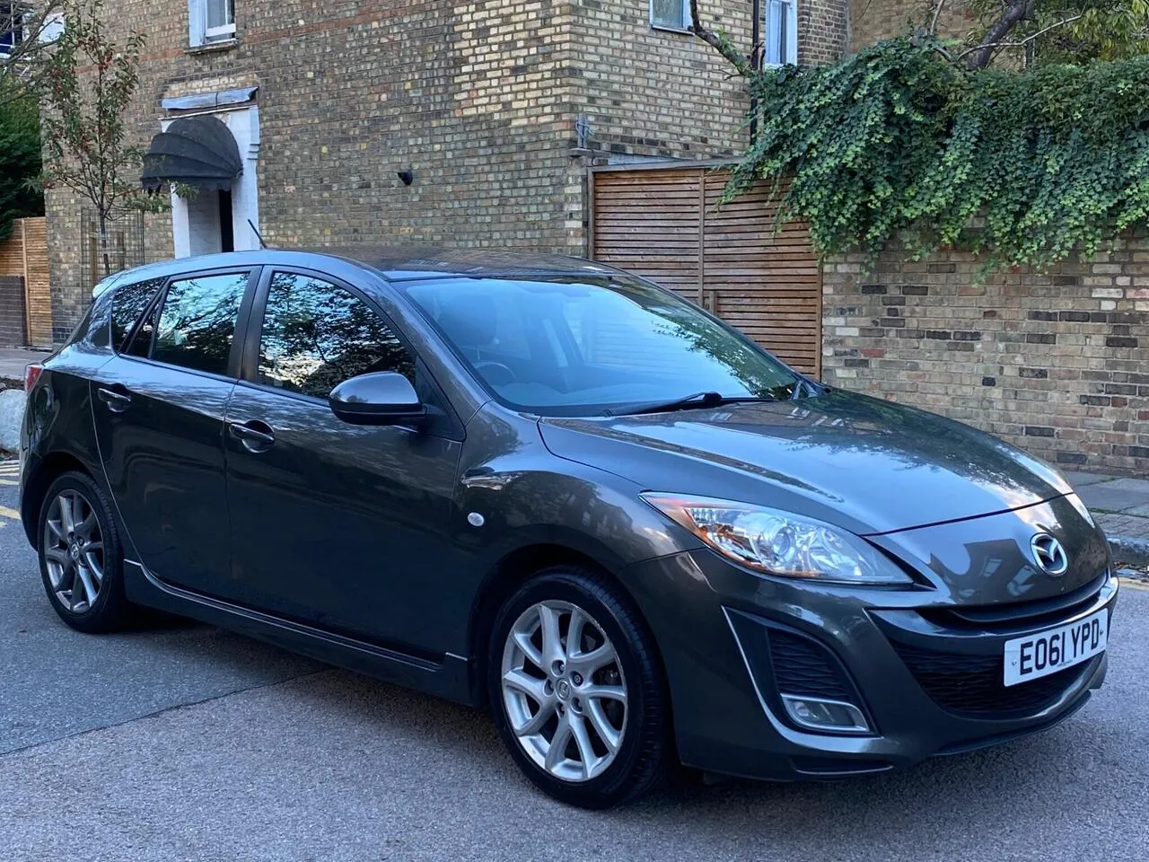 Mazda Mazda3 2011 photo 3
