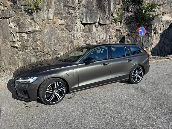 Volvo V60 2022 photo 3