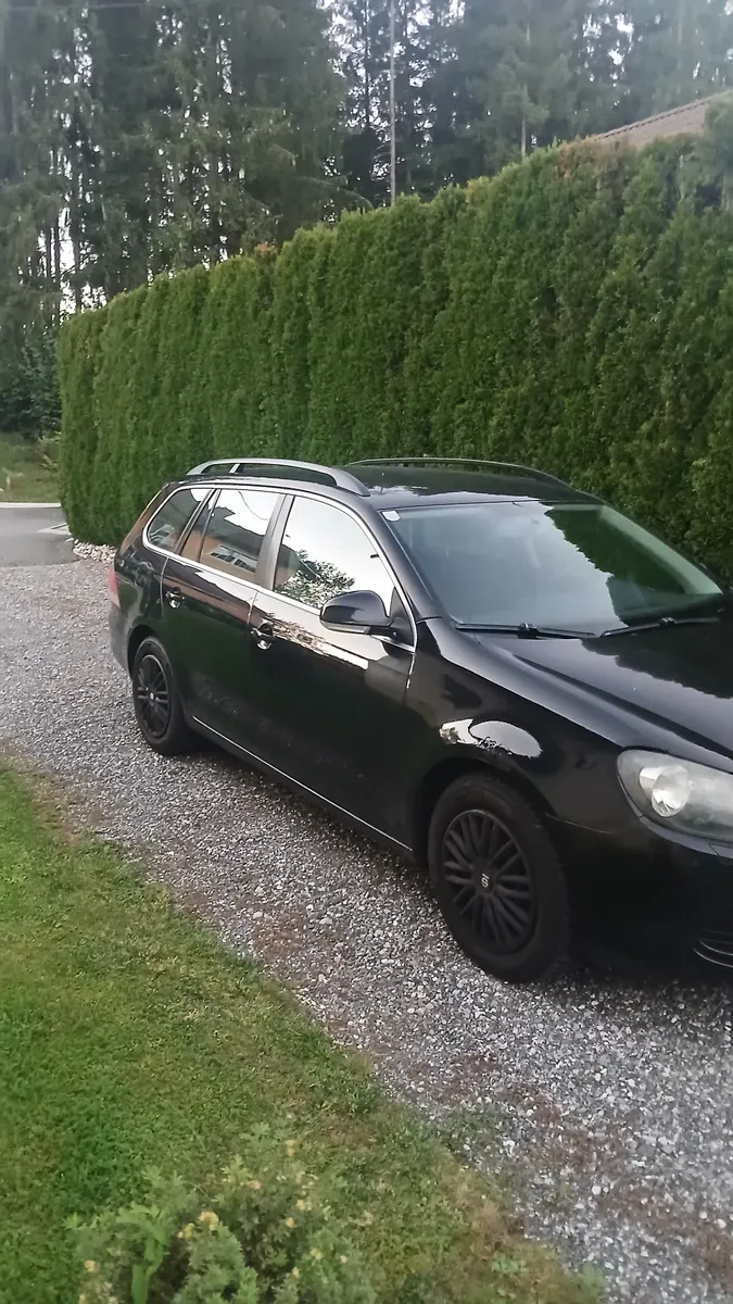 Volkswagen Golf 2011 photo 2
