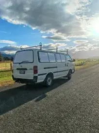 Toyota Hiace 2002 photo 2