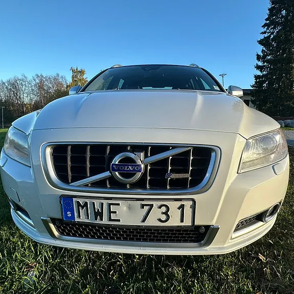 Volvo V70 2013 photo 2