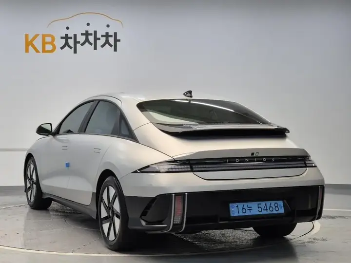 Hyundai Ioniq 6 2025 photo 2