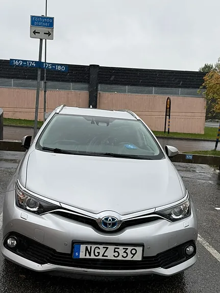 Toyota Auris 2016 photo 2
