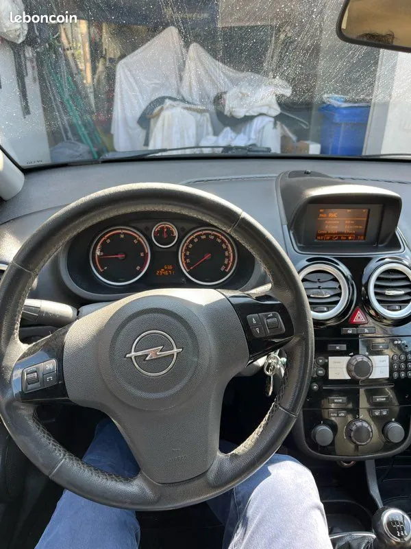 Opel Corsa 2009 photo 2