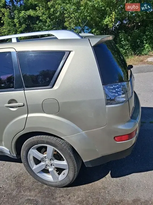 Mitsubishi Outlander Xl 2007 photo 5