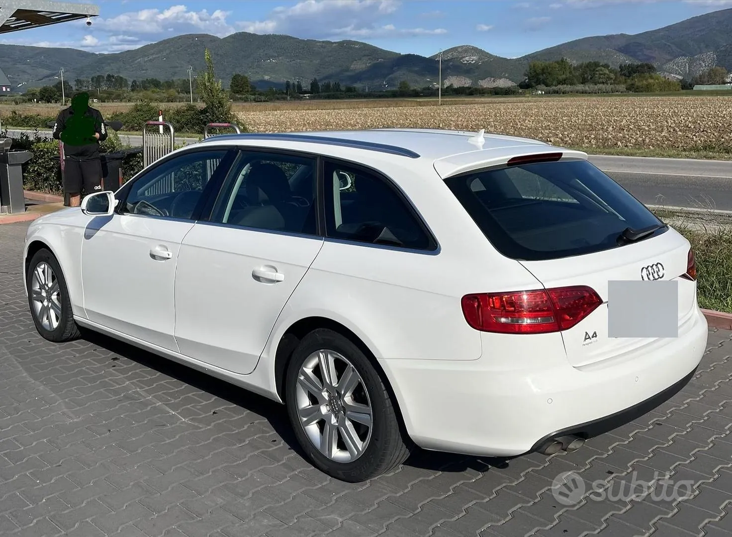 Audi A4 Avant 2012 photo 4