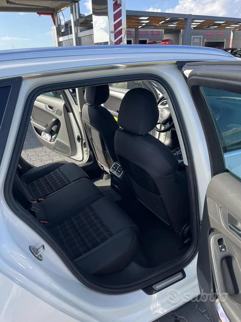 Audi A4 Avant 2012 photo 5
